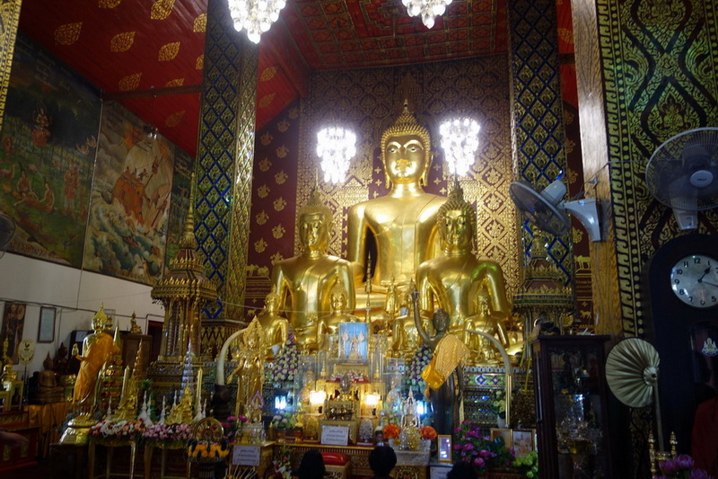 Travel photograph selected for Wat Phra That Hariphunchai destination guide, Wat Phra That Hariphunchai main article view 2 2