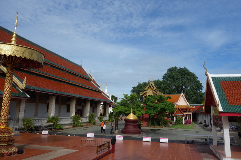 Travel photograph selected for Wat Phra That Hariphunchai destination guide, Wat Phra That Hariphunchai main article view 2 2