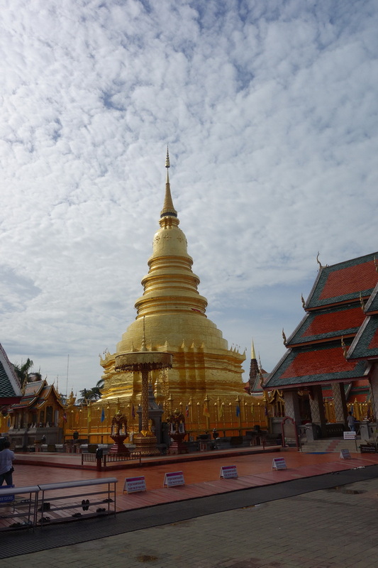 Travel photograph selected for Phra That Hariphunchai Temple destination guide, Phra That Hariphunchai Temple main article view 3 2
