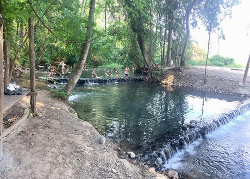 Sai Ngam Hot Spring Travel Photograph Travel photograph selected for Sai Ngam Hot Spring destination guide.