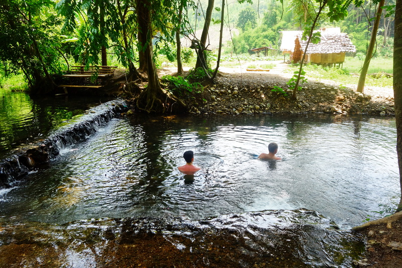Travel photograph selected for Sai Ngam Natural Mineral Spring destination guide.