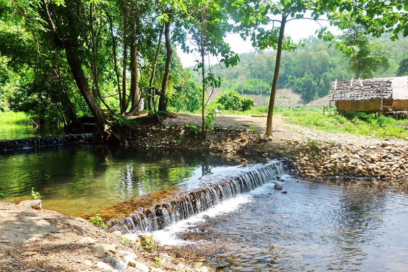 Travel photograph selected for Sai Ngam Hot Spring destination guide, Sai Ngam Hot Spring main article view 3 2