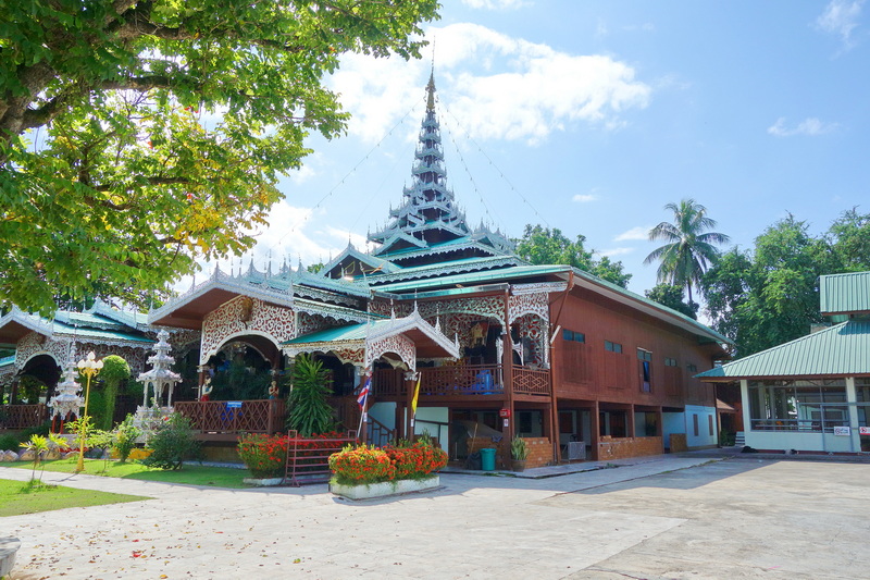 Travel photograph selected for Wat Chong Kham and Wat Chong Klang destination guide.