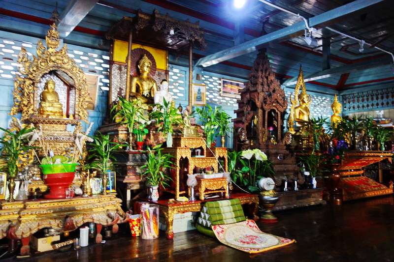 Travel photograph selected for Wat Chong Kham and Wat Chong Klang destination guide.