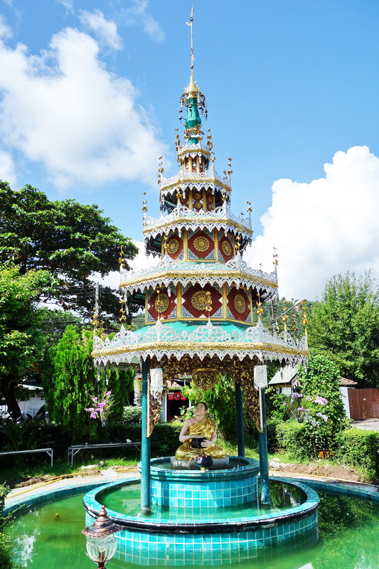 Travel photograph selected for Wat Chong Kham and Wat Chong Klang destination guide.